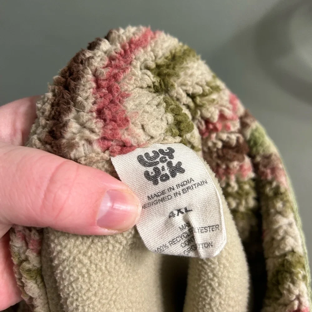 Lucy & Yak Borg Fleece in the Yosemite print - Picture 9 of 12